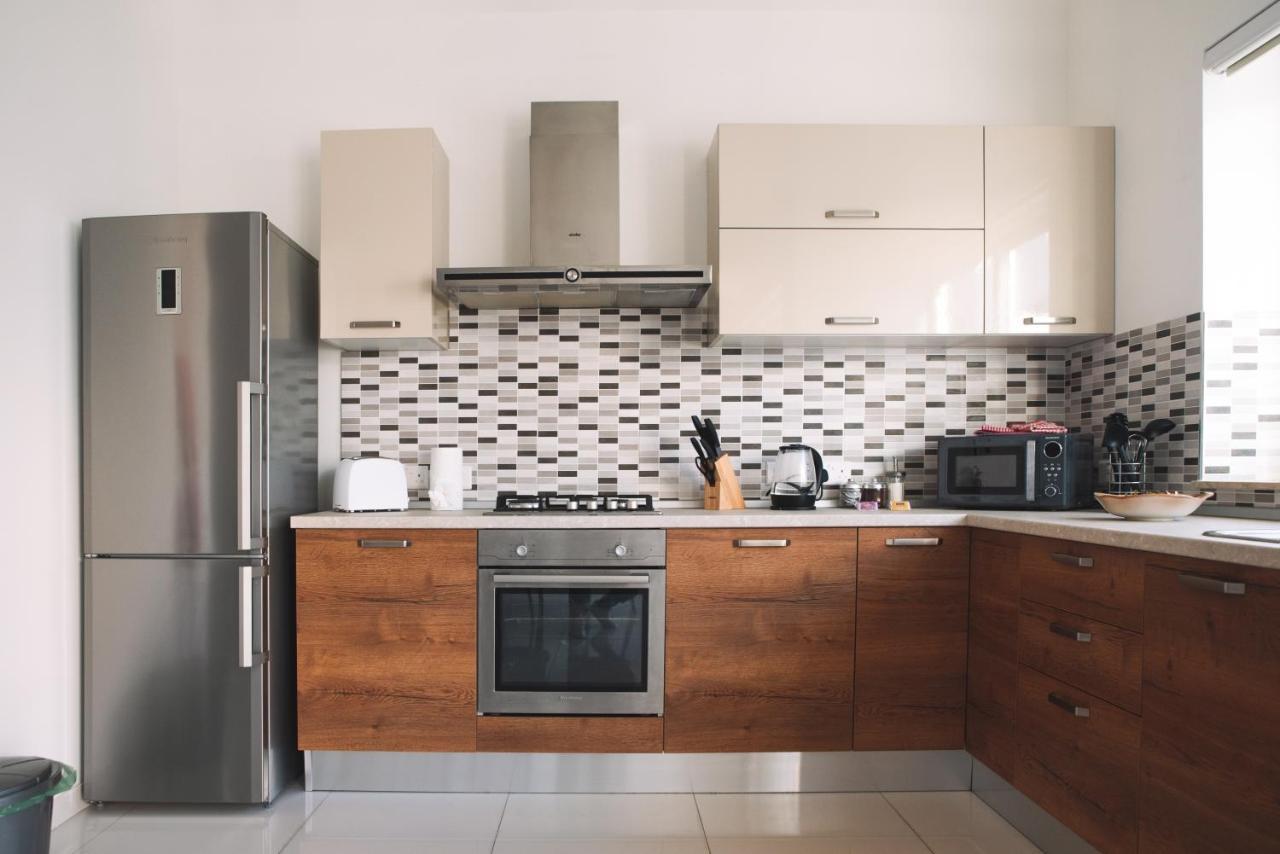 Modern 3 Bedroom With Ac Apartment Zabbar Bagian luar foto