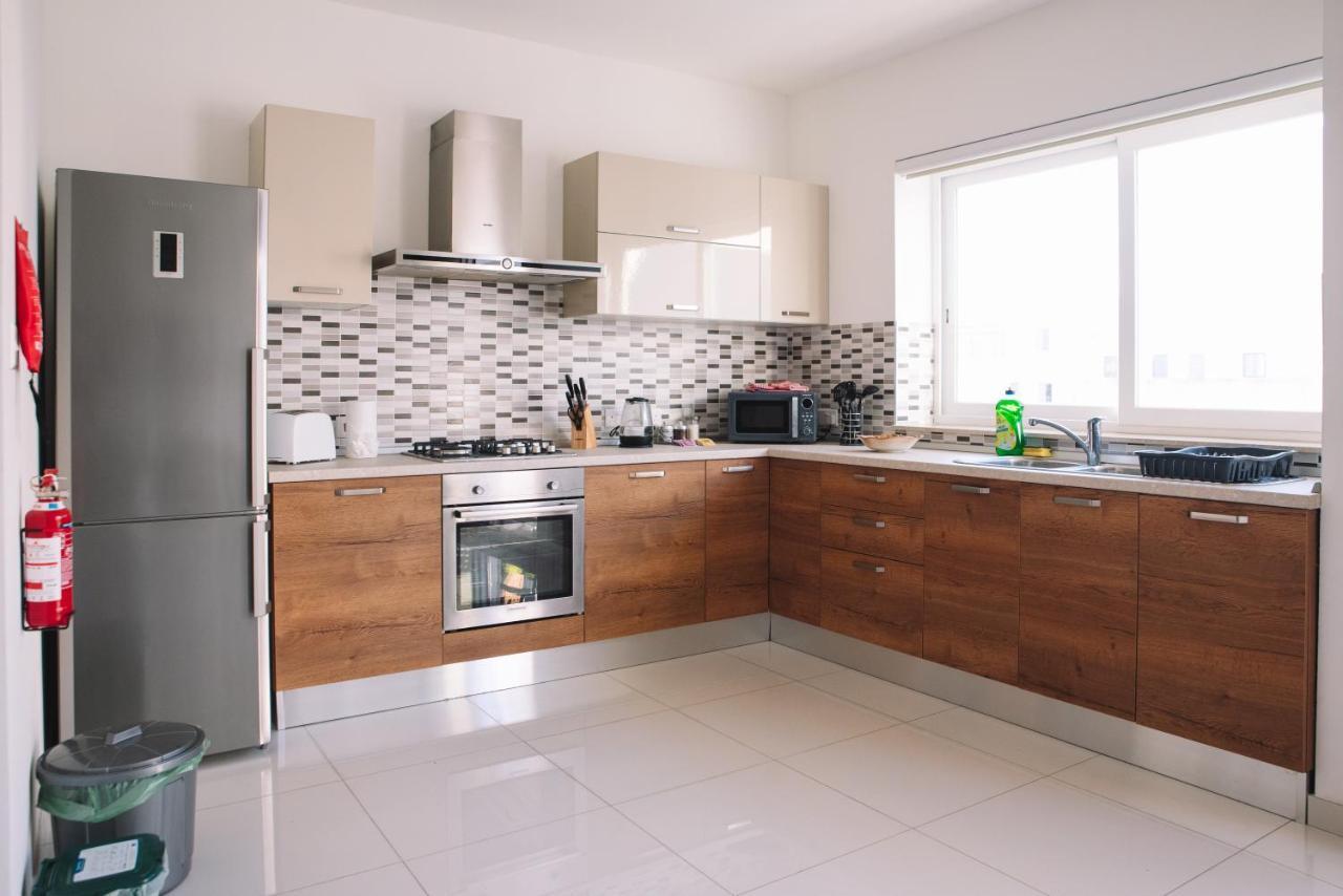Modern 3 Bedroom With Ac Apartment Zabbar Bagian luar foto