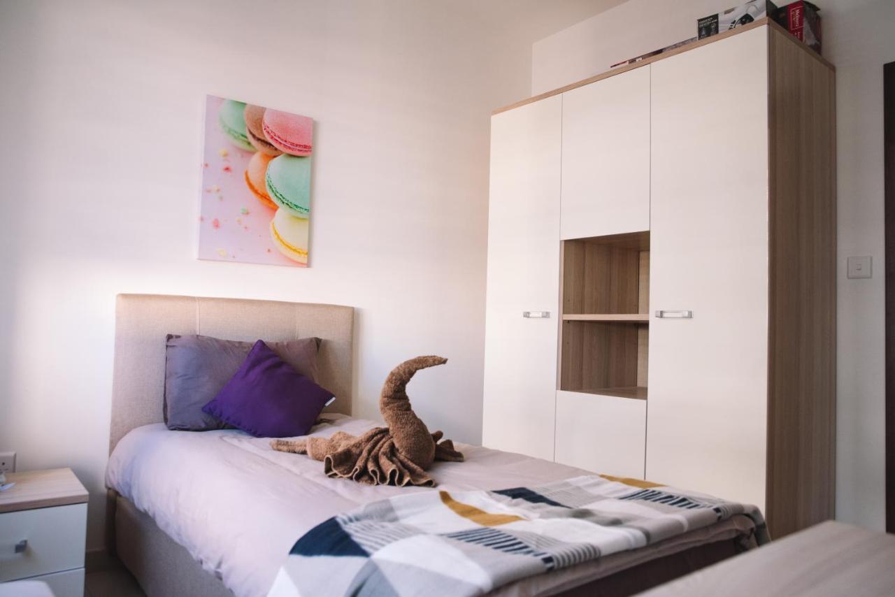 Modern 3 Bedroom With Ac Apartment Zabbar Bagian luar foto