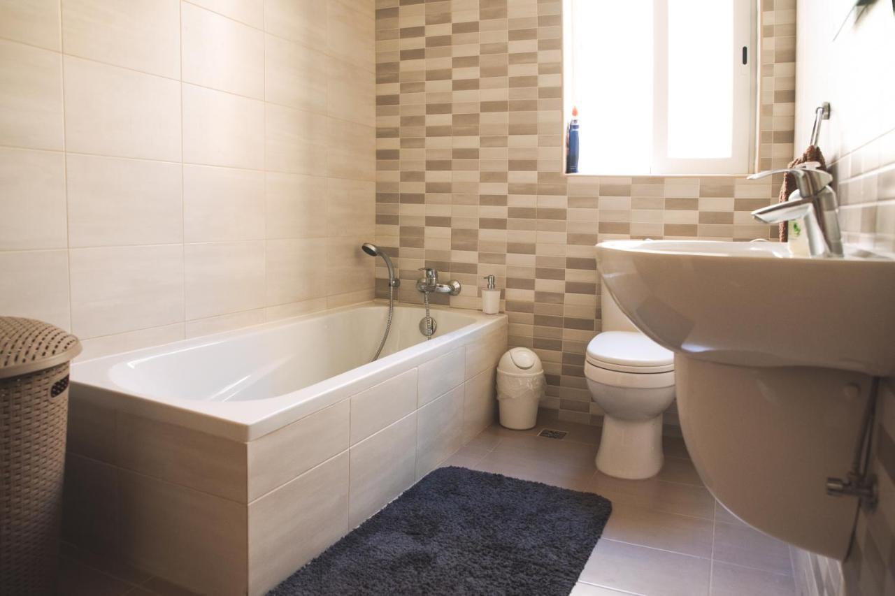 Modern 3 Bedroom With Ac Apartment Zabbar Bagian luar foto